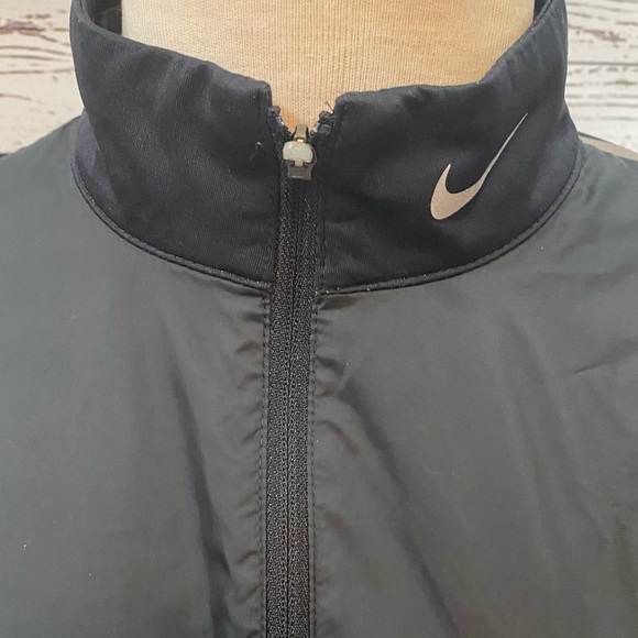 Nike 1/4 ZIP Golf Jacket - Picture 2 of 7